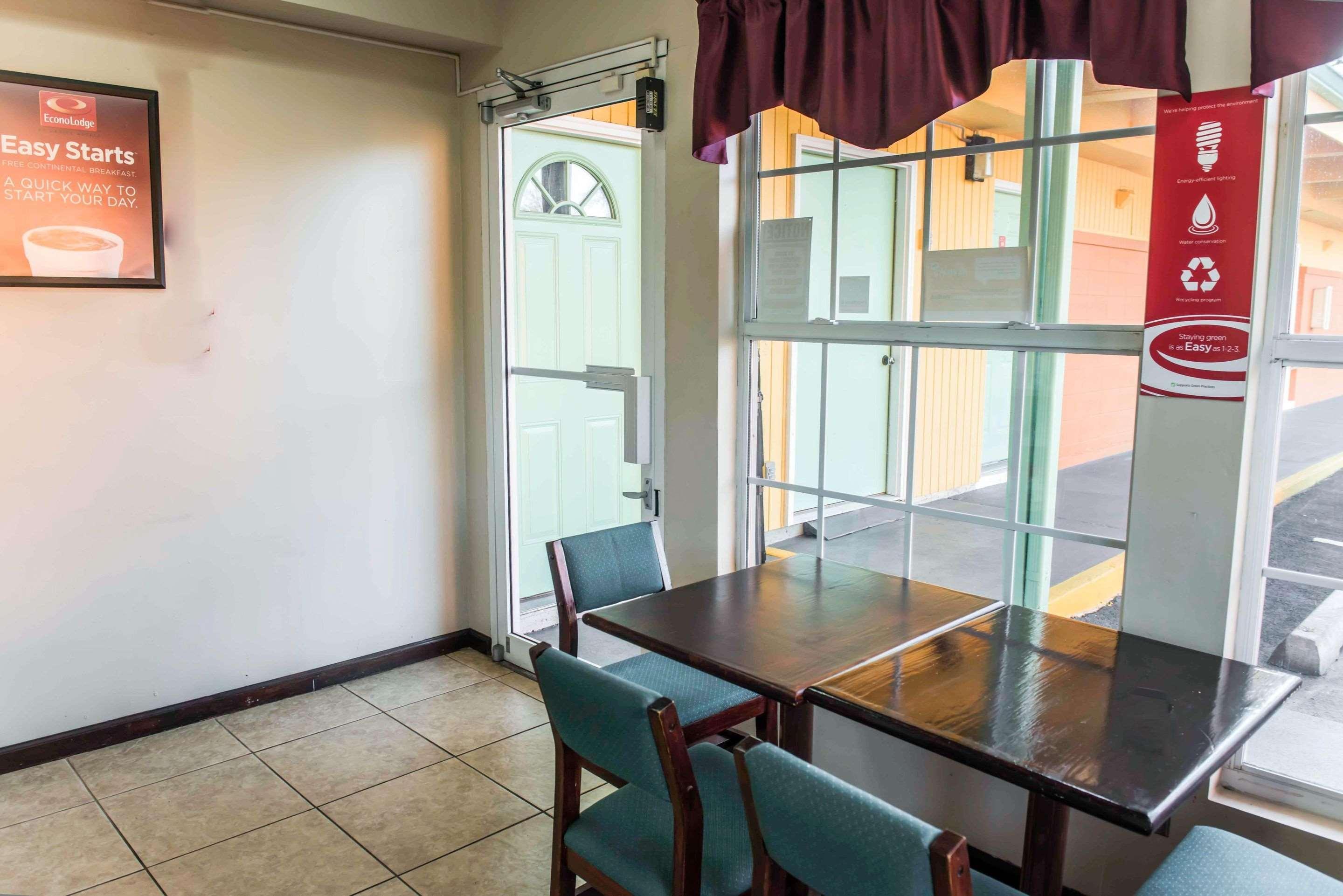 Lodge Econo Near Capital -university